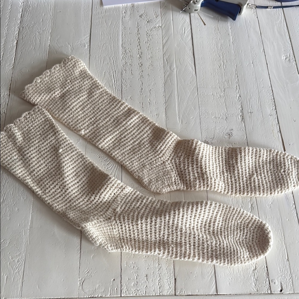 Vintage reading Cozy Cream Knit Socks with scallop at the top pre 1950